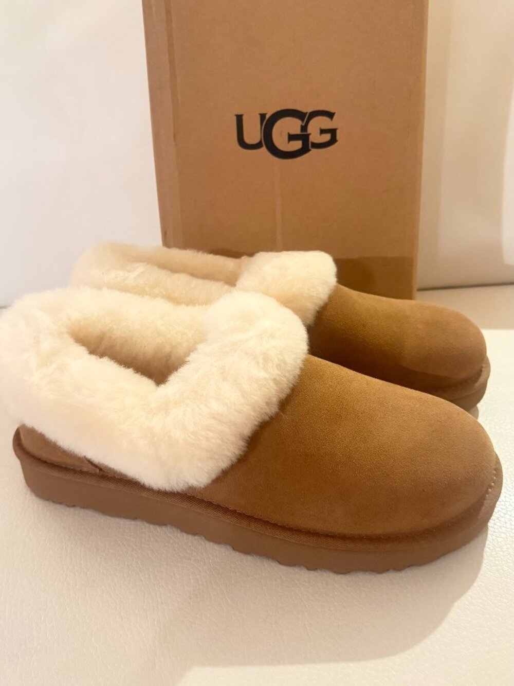 NIB WOMENS CHESTNUT UGG NITA GENUINE SHEARLING SLIPPERS SHOES 9